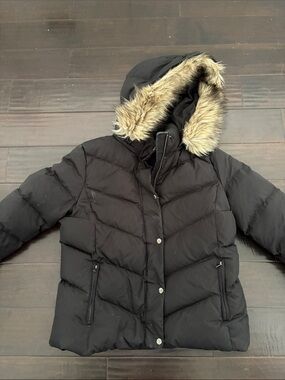 GAP Black Quilted Puffer Jacket with Faux Fur Hood Trim